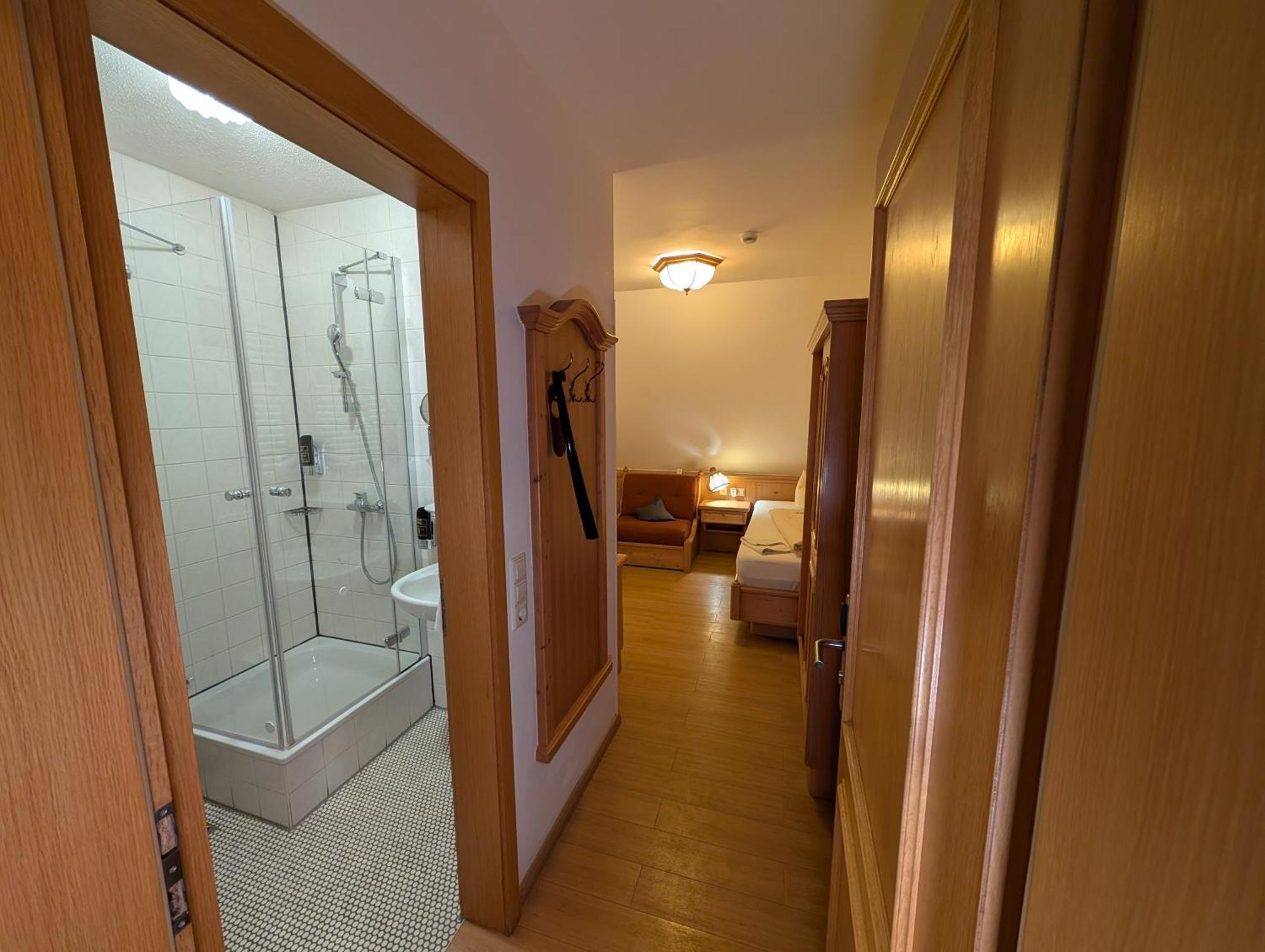Hotel-Gasthof Zur Rose ไวเซนฮอร์น ห้อง รูปภาพ
