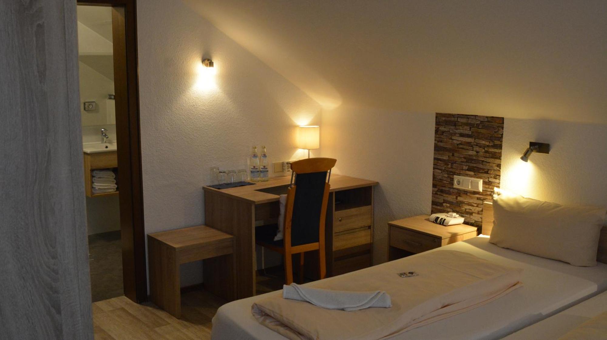 Hotel-Gasthof Zur Rose ไวเซนฮอร์น ห้อง รูปภาพ