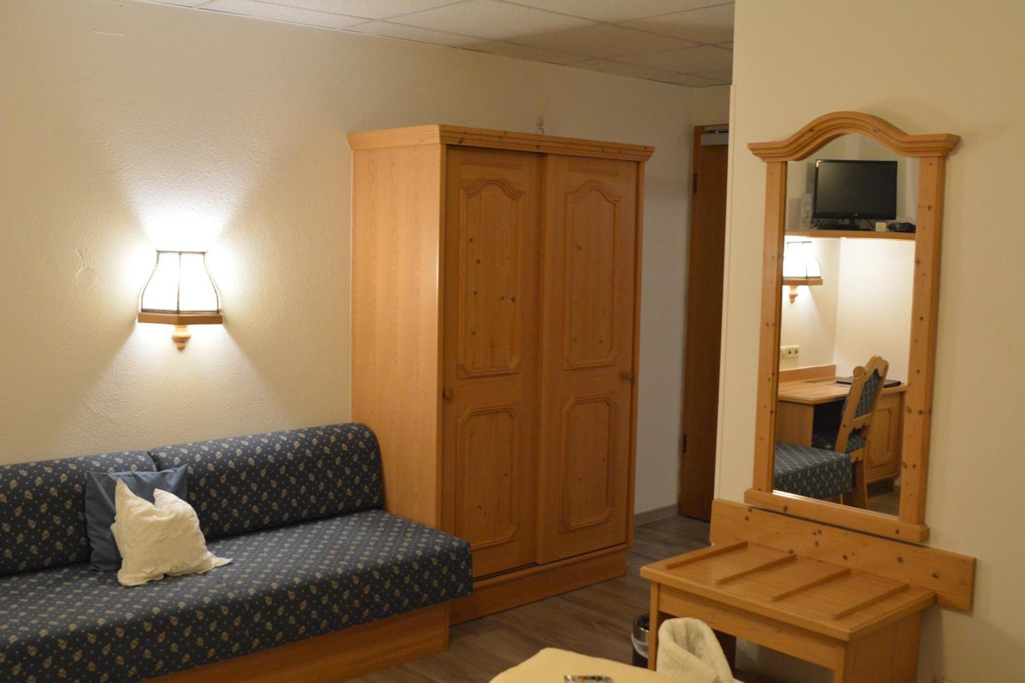 Hotel-Gasthof Zur Rose ไวเซนฮอร์น ห้อง รูปภาพ