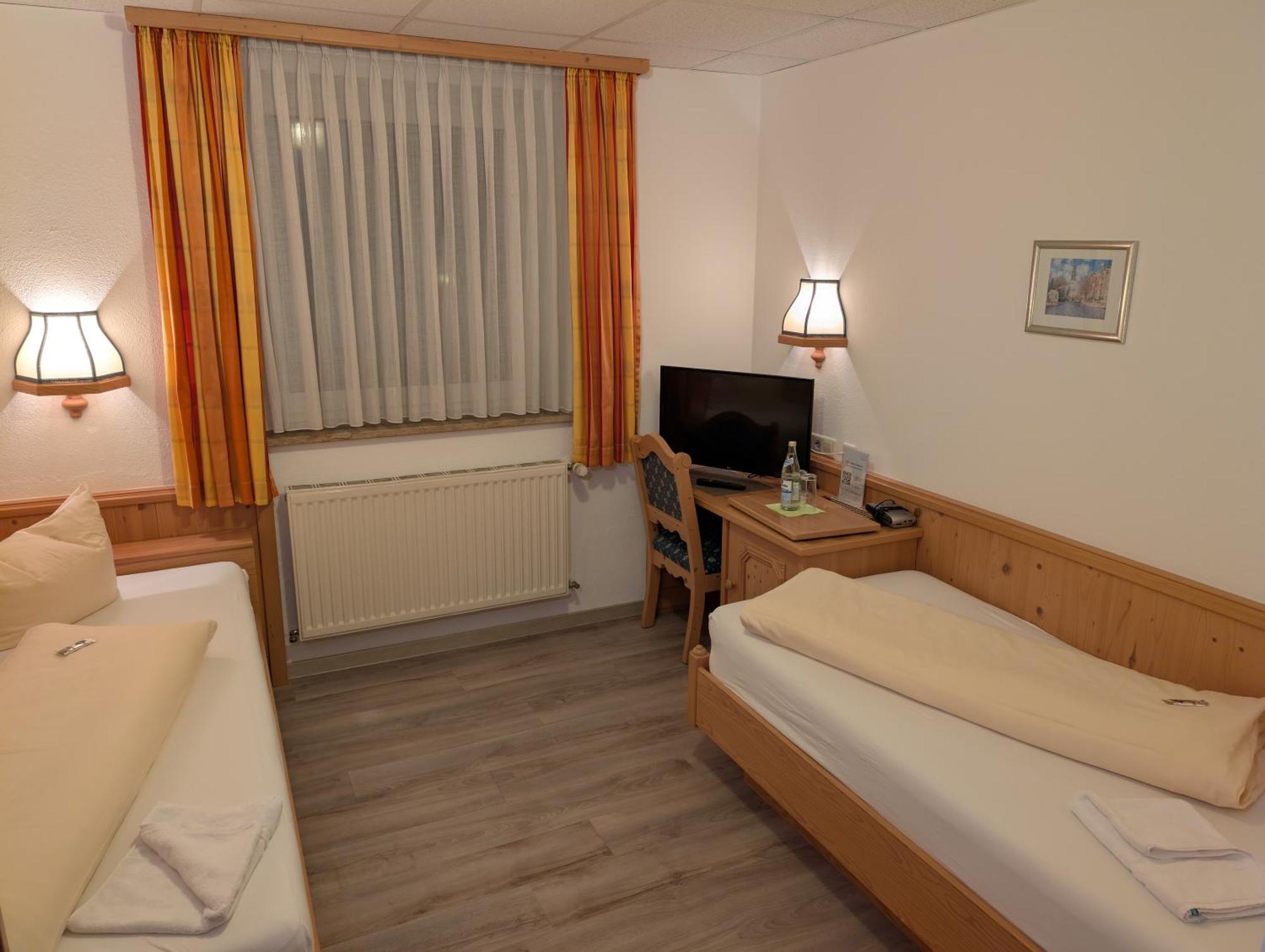 Hotel-Gasthof Zur Rose ไวเซนฮอร์น ห้อง รูปภาพ