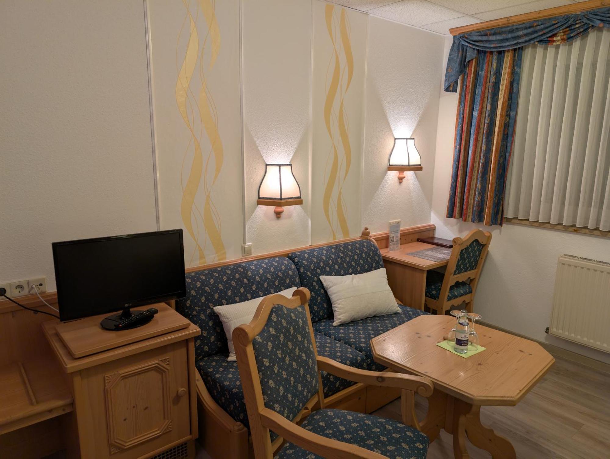 Hotel-Gasthof Zur Rose ไวเซนฮอร์น ห้อง รูปภาพ